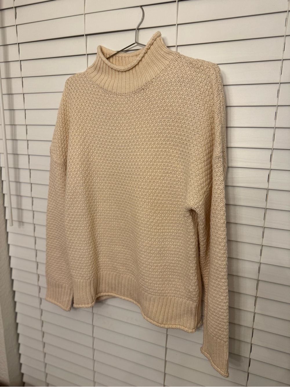 Zesica Roll Neck Sweater Cream M Cozy Cold Weather Heritage Old Money Minimalist